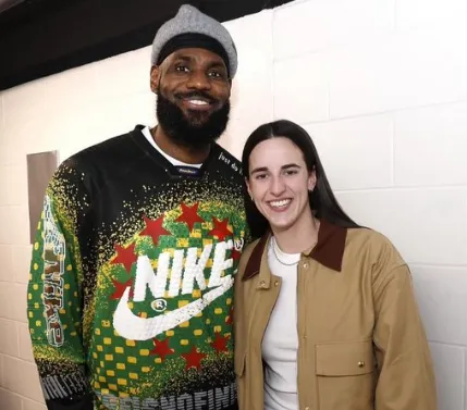 pg电子官网-詹姆斯力挺克拉克：记得18岁被质疑的自己，我会100%支持她